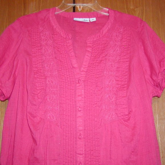 St. John's Bay shirt. - Picture 2 of 3